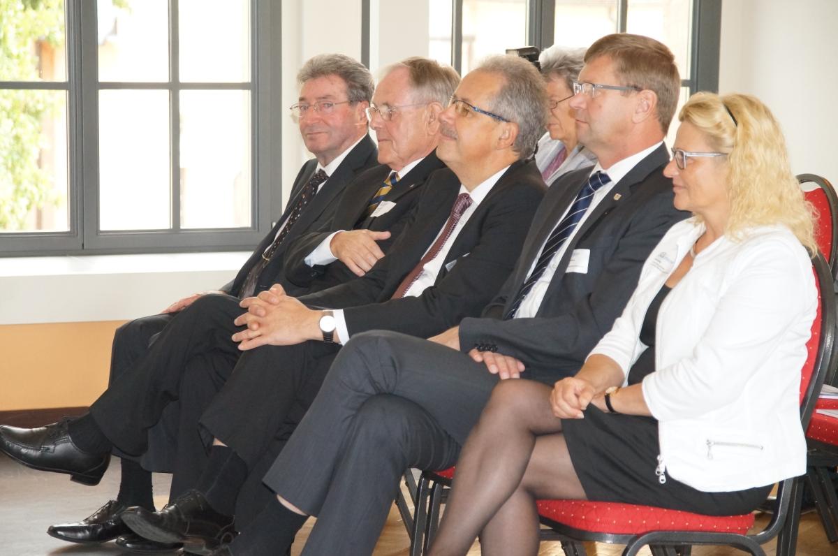 Aktuelles Aktuelles Presse Niederlausitzer Studieninstitut für kommunale Verwaltung Aktuelles Aktuelles Presse Niederlausitzer Studieninstitut für kommunale Verwaltung